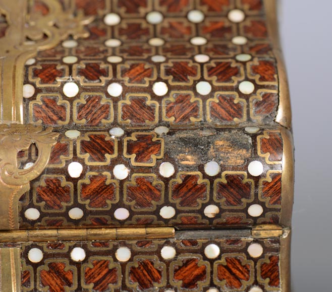 阿方斯.吉鲁公司(ALPHONSE GIROUX & Cie)-公爵冠冕下方贴着首字母“D.B.”落款的小号多瓣盒-5